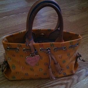 Dooney & Bourke bag