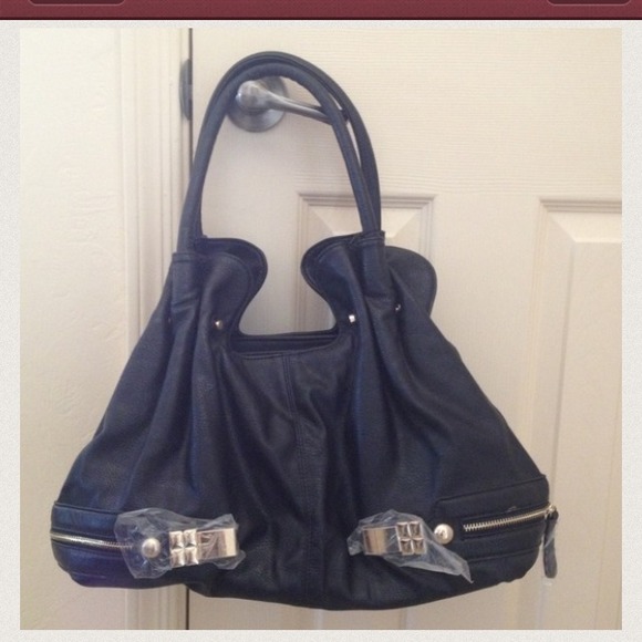 Black purse for nelly857