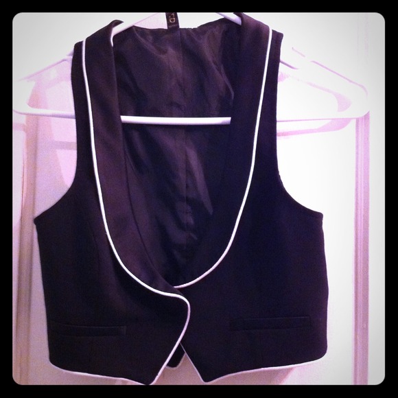 Black & white vest