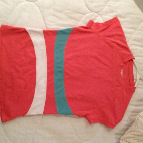 ***SOLD IN BUNDLE*** Lululemon tee