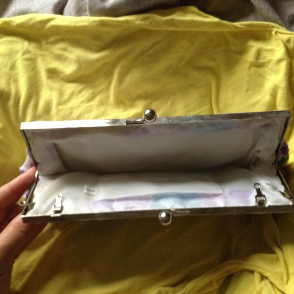 Clutch - Picture 2 of 3