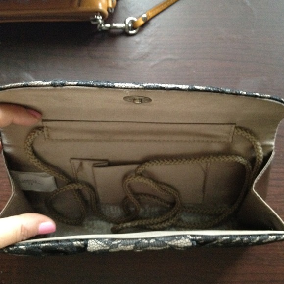 Clutch - Picture 3 of 3
