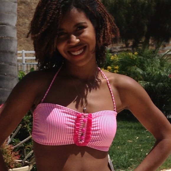 2CHILLIES Hot Pink Bikini Top - Picture 2 of 9