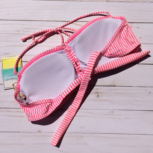 2CHILLIES Hot Pink Bikini Top - Picture 6 of 9