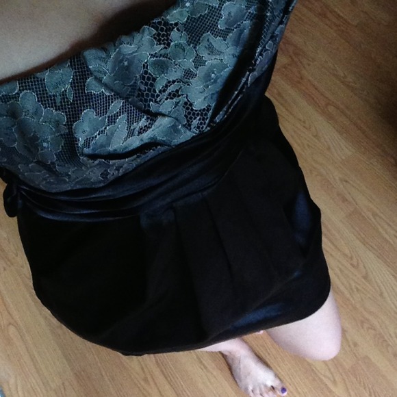 Dress - Picture 2 of 2