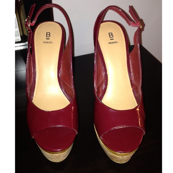 Bakers cork wedges with straps