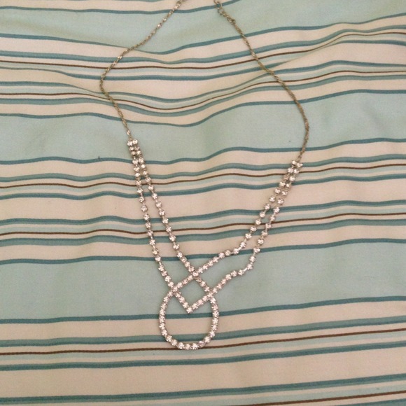 Beautiful sparkly necklace