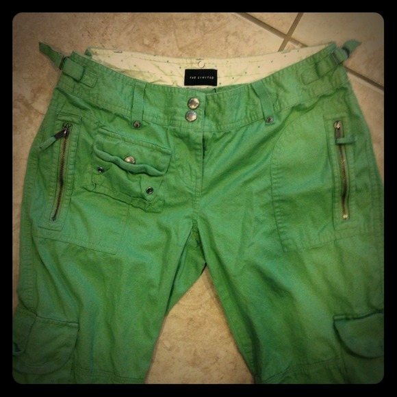 The Limited Green Cargo Capris Sz4