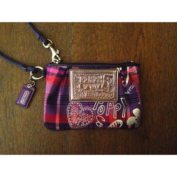 Coach Poppy wristlet