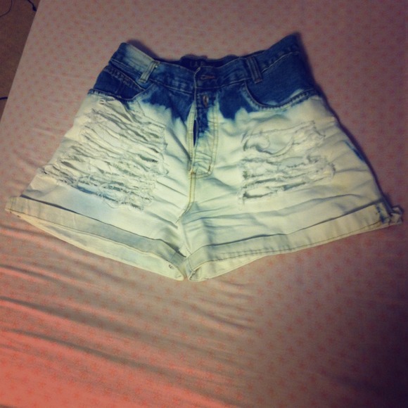 DIY Ombre on Vintage High Waisted Shorts