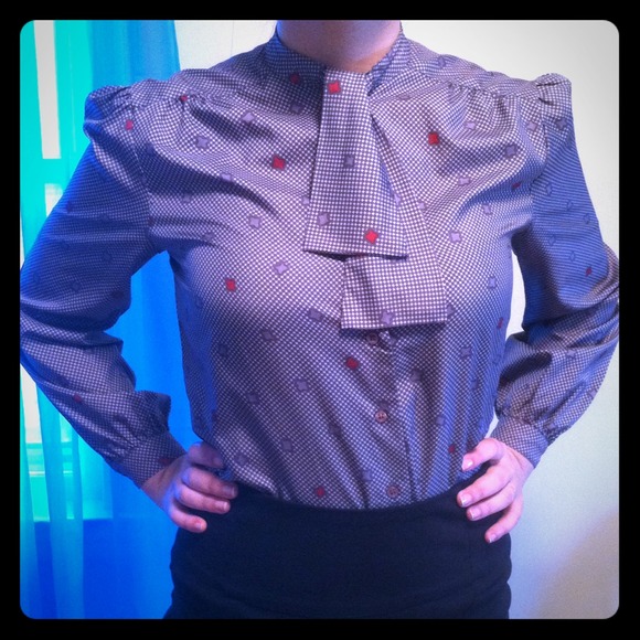 💢SOLD💢Vintage button down blouse size L ❤
