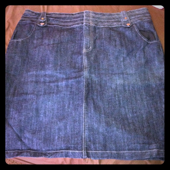 Denim skirt