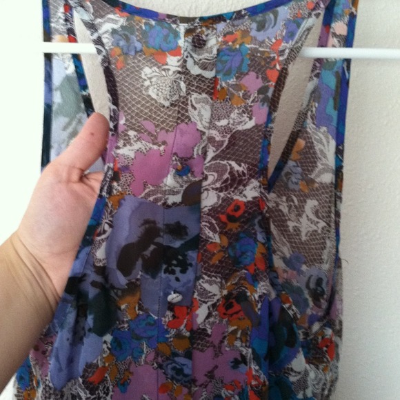 floral razor back top! - Picture 2 of 4