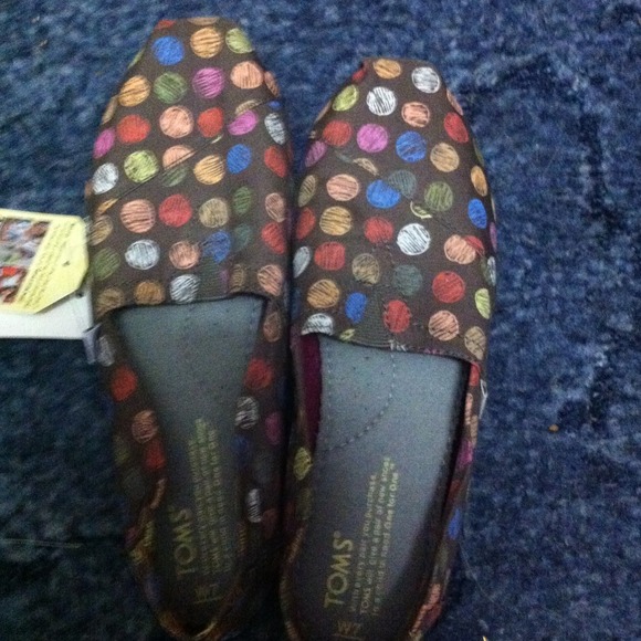 BRAND new Toms!