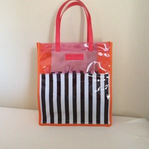 🚫🚫SOLD🚫🚫Henri Bendel beach/pool tote