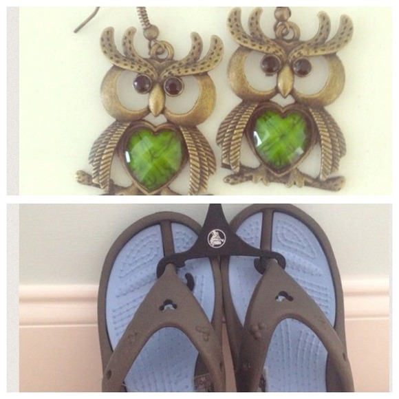 Disney Crocs flip flops/green owl earings