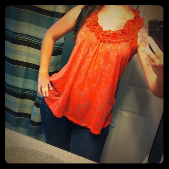 SOLD 🌸ORANGE TANK🌸