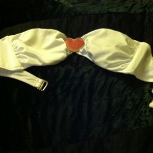 🚫SOLD🚫Vs white with pink heart bandeau bikini to