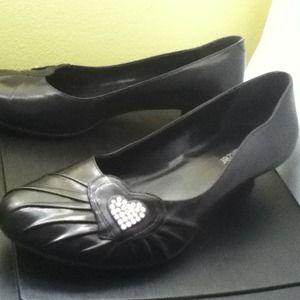 Leather naturalizer heel