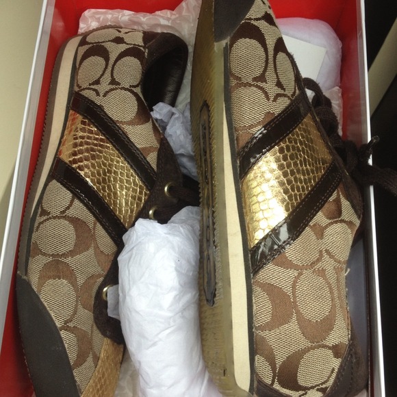 Coach Shoes - Used coach tennies