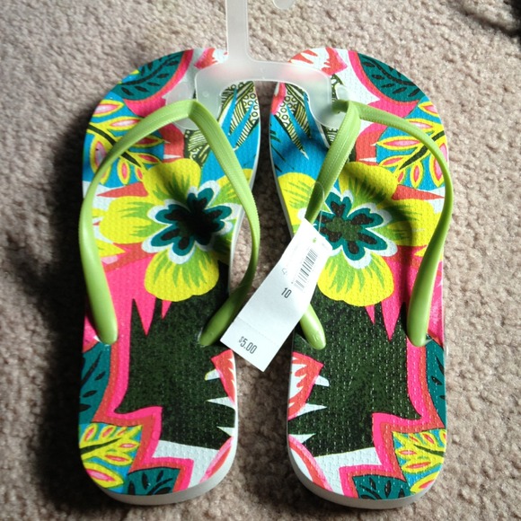 NWT Old Navy floral flip flops