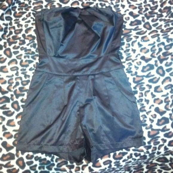 Strapless Black silk jumpsuit high short - Picture 1 of 4