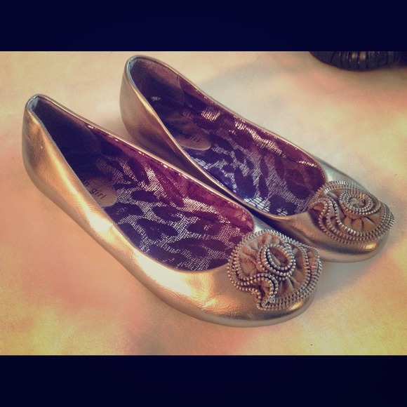 BUNDLE jennin98 Gold flats by Madden Girl sz 8.5