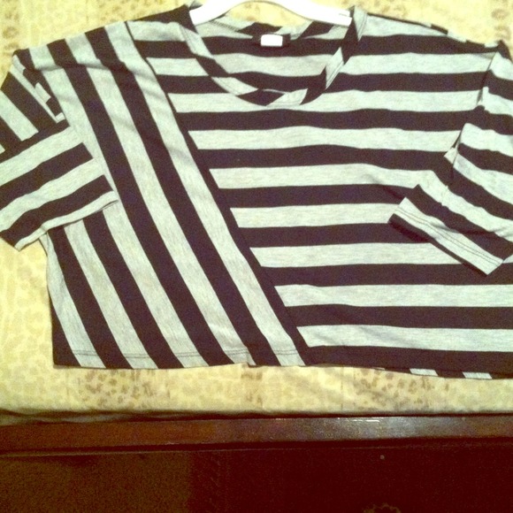 BLACK & WHITE STRIPED CROP TOP WORN ONCE.