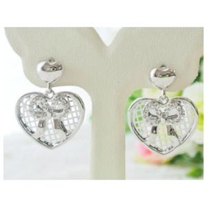 💢SOLD Locally💢Heart Shape Earring