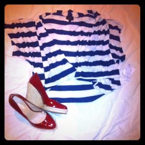 Short sleeved draped topper