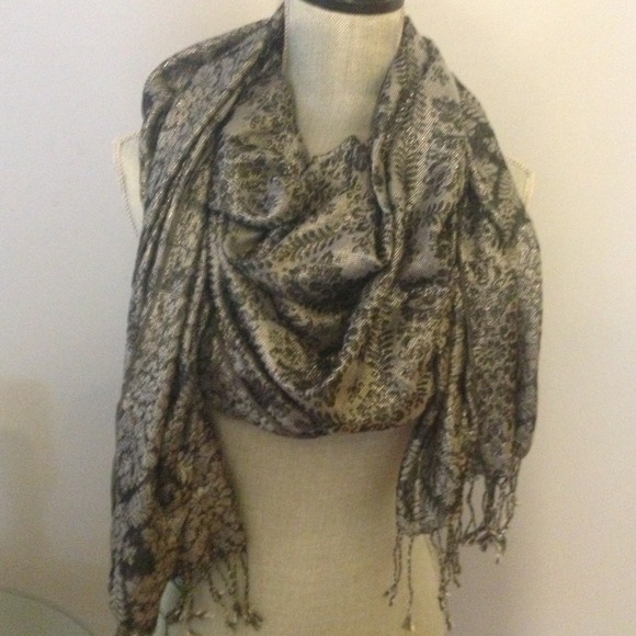 💔Sold💔 Black and Grey Shimmery Scarf - Picture 2 of 3