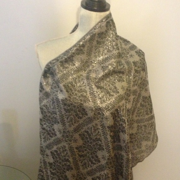 💔Sold💔 Black and Grey Shimmery Scarf - Picture 3 of 3