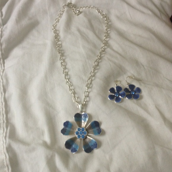 ⛔@jmequemiller⛔ floral jewelry set!