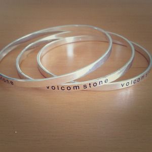 🚫 SOLD IN BUNDLE 🚫 Volcom Stone bangles