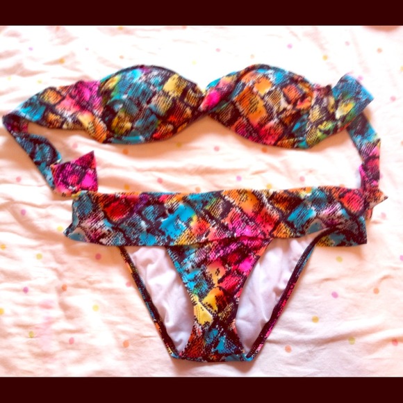 Roxy Bandeau Colorful Bikini