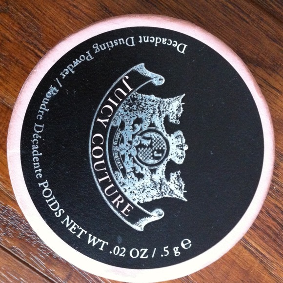 Juicy Couture Dusting Powder