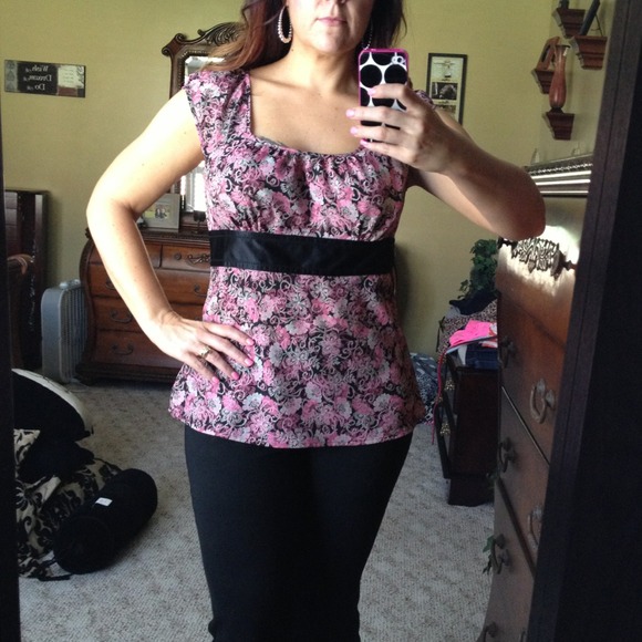LOFT pink & black cap sleeved blouse