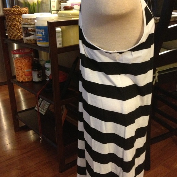 🌟🌟SOLD IN BUNDLE🌟🌟Tee shirt dress - Picture 4 of 4