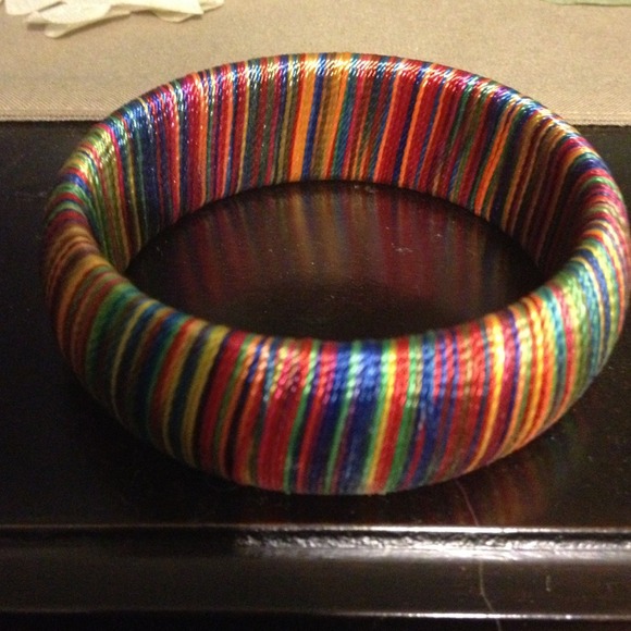 Multi-color thread covered bangle - Picture 2 of 2