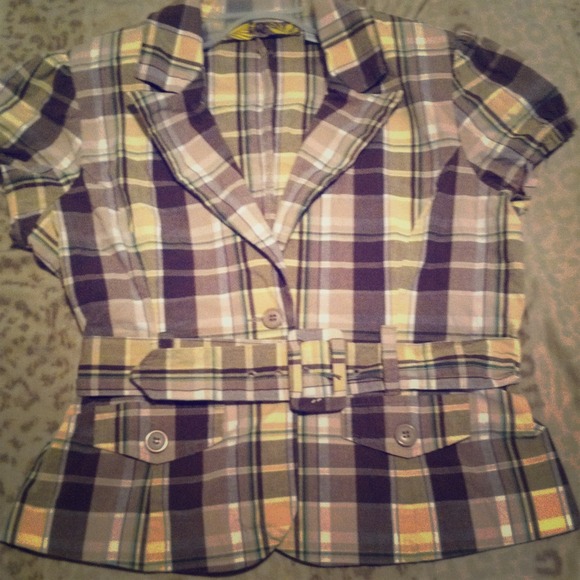 - CUTE YELLOW & BROWN SHORT SHIRT WITH BELT .