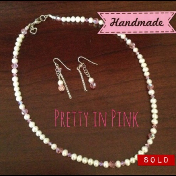 🔖SOLD IN BUNDLE🔖Handmade Pearl Necklace Set