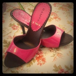 Cute hot pink heels!!!