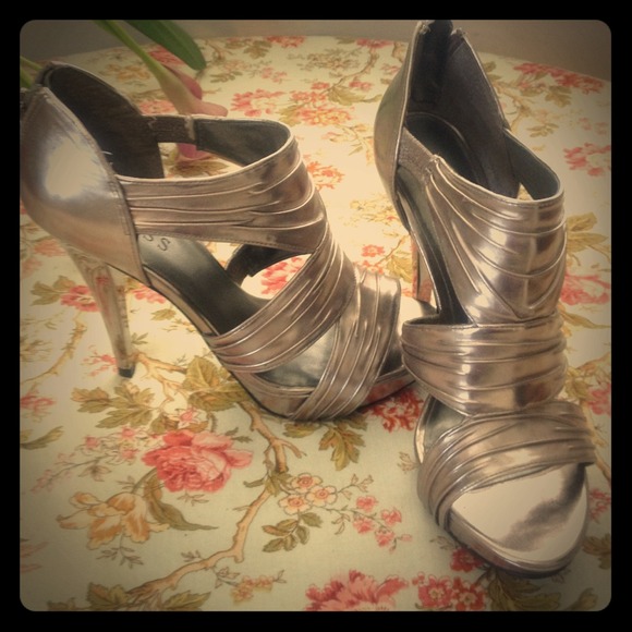Guess Silver Heels