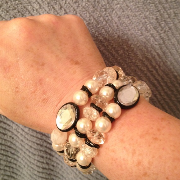 NWOT stretch cuff