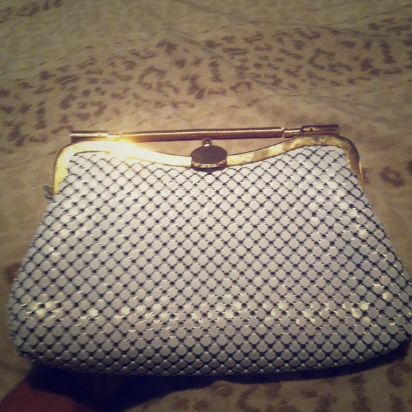 GOLD & WHITE VINTAGE CLUTCH