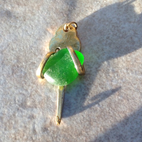 Green Sea Glass and Brass fork pendant. - Picture 1 of 2
