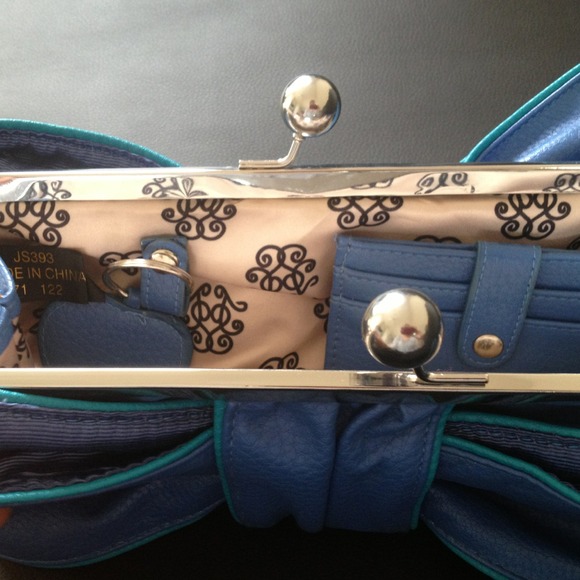 Jessica Simpson clutch - Picture 4 of 4