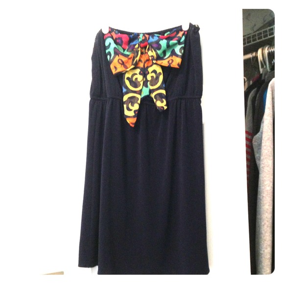 Cute navy blue dress with adorable now!
