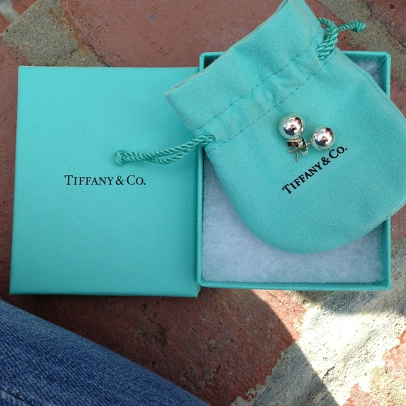 Tiffany & Co. Earrings 🔴SOLD🔴
