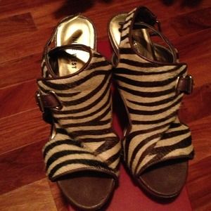 nine west leopard pumps